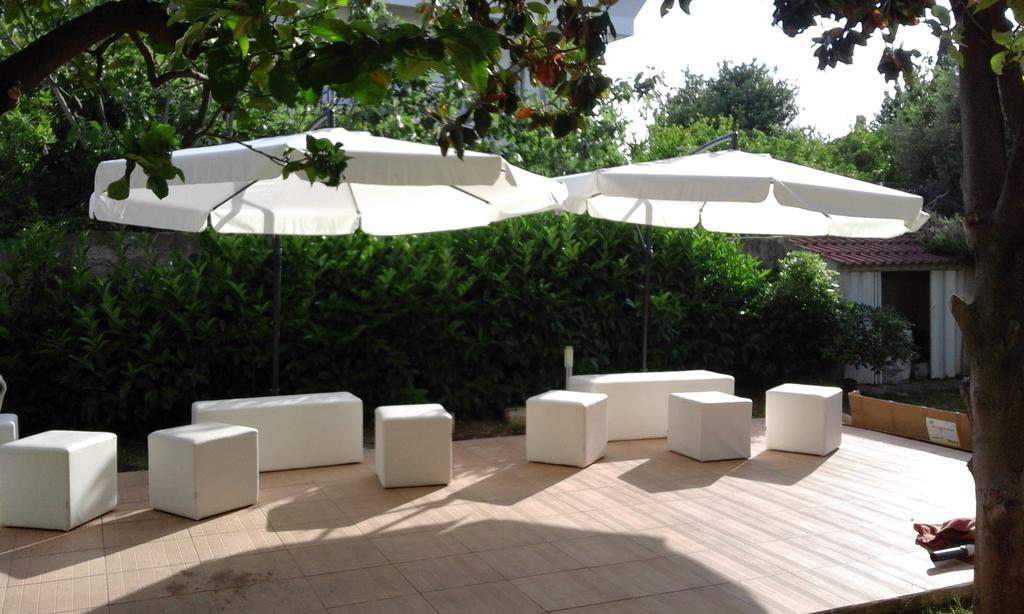 Villa Del Mar Bari Bagian luar foto